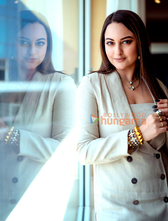sonakshi sinha 1 211