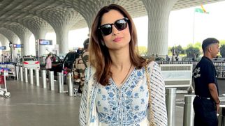 Ankita Lokhande hugs her mom as she gets clicked by paps at the airport