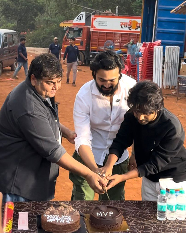 Bhuvan Bam and Shriya Pilgaonkar wrap up the shoot for Taaza Khabar 2 The team is like family and we share a great camaraderie