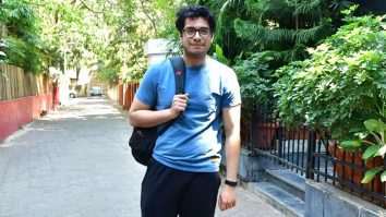 Junaid Khan winning hearts with his simplicity as he poses for paps