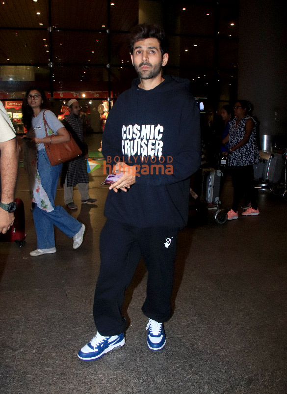 kartik aaryan and prachi desai snapped at the airport 3