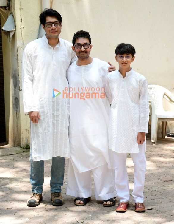 photos aamir khan with sons junaid and azad snapped outside their residence marina on the occasion of eid 6