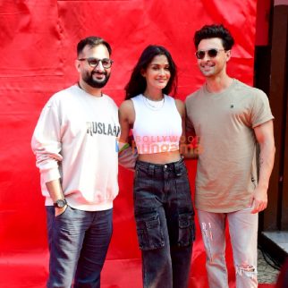 Photos: Aayush Sharma and Sushrii Mishraa unveil the letter 'N' from the title of their film Ruslaan at Gaiety Galaxy cinemas in Bandra