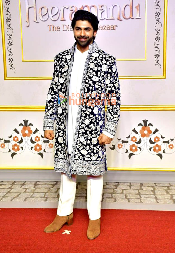 photos aditi rao hydari manisha koirala sanjay leela bhansali and others grace the premiere of heeramandi 24404 7
