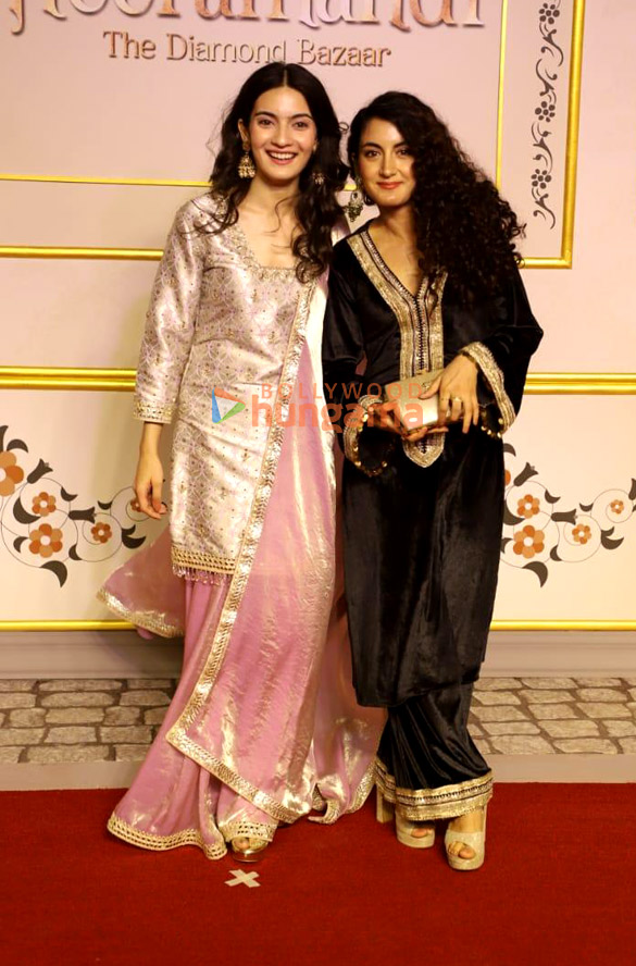 photos aditi rao hydari manisha koirala sanjay leela bhansali and others grace the premiere of heeramandi 7