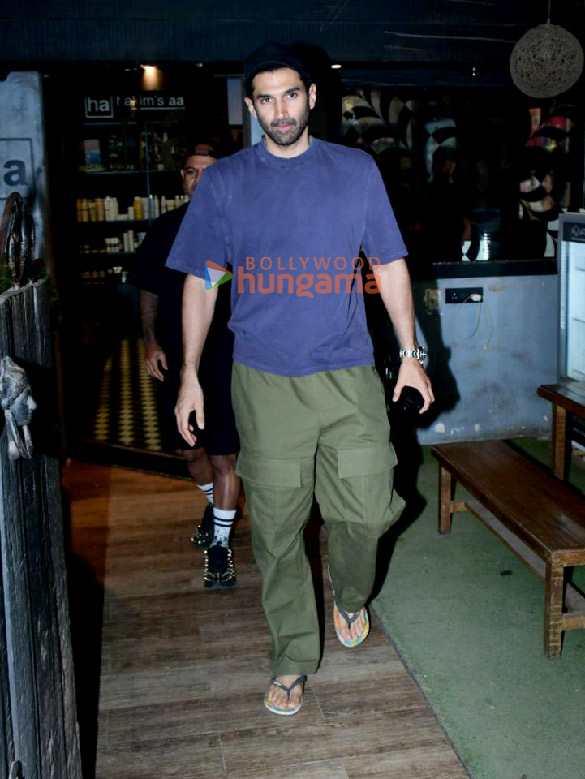 photos aditya roy kapur snapped at hakim aalims salon in bandra 2