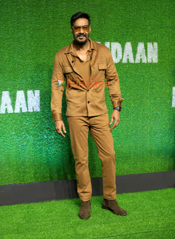 Photos: Ajay Devgn, Priyamani, Janhvi Kapoor, Sanya Malhotra and others grace the special screening of Maidaan Photos: Ajay Devgn, Priyamani, Janhvi Kapoor, Sanya Malhotra and others grace the special screening of Maidaan