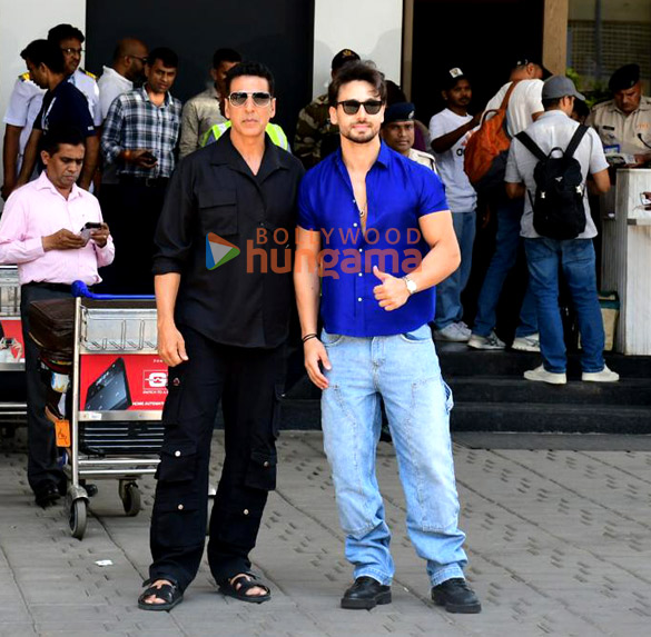 photos akshay kumar tiger shroff and the team of bade miyan chote miyan snapped at kalina airport heading to dubai to promote their film 4