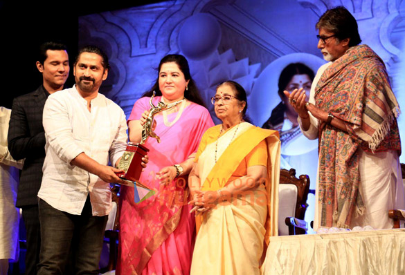 photos amitabh bachchan abhishek bachchan and randeep hooda attend deenanath mangeshkar sm 5