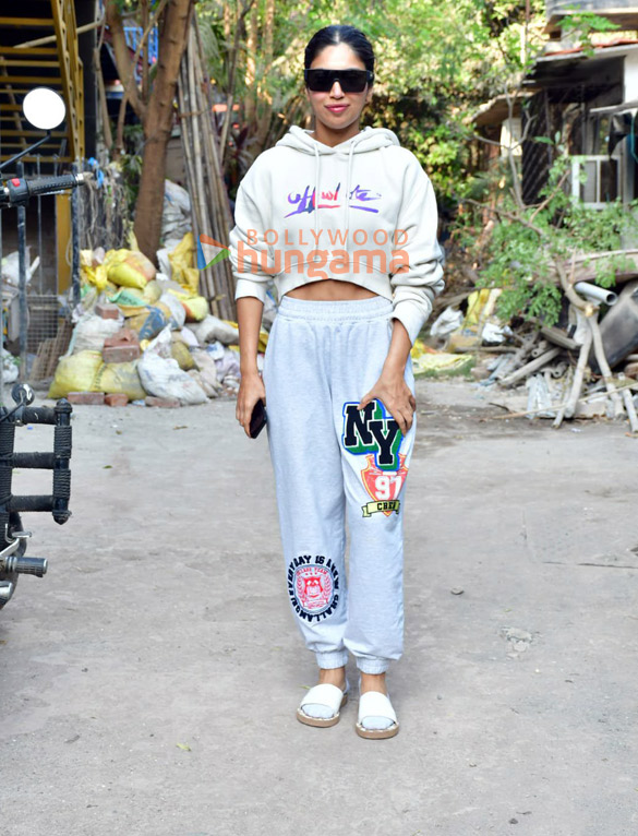 photos bhumi pednekar snapped in versova 3