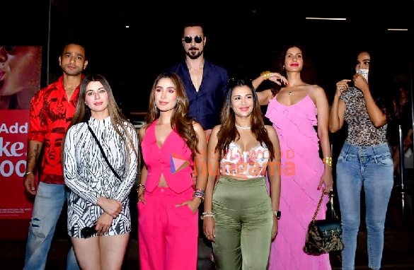 photos deepak tijori mahesh bhatt pooja bhatt and others snapped at the trailer launch of tipppsy 2