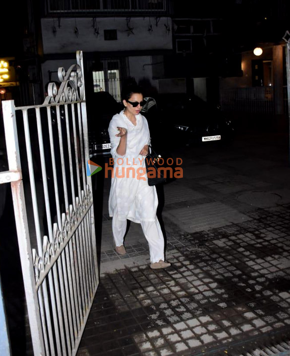 photos kangana ranaut snapped outside a salon in juhu 3