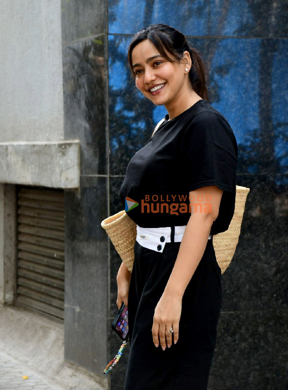 Photos: Neha Sharma spotted outside a clinic in Santacruz Photos: Neha Sharma spotted outside a clinic in Santacruz