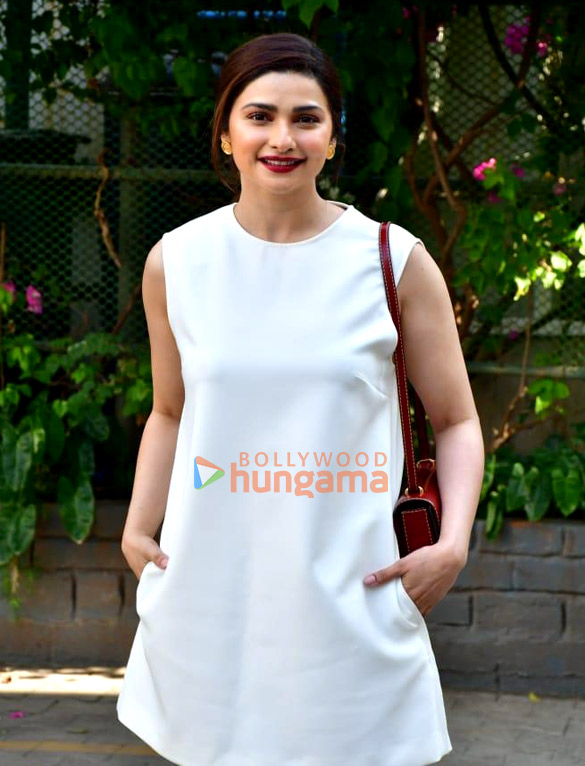 photos prachi desai snapped in juhu 4 3