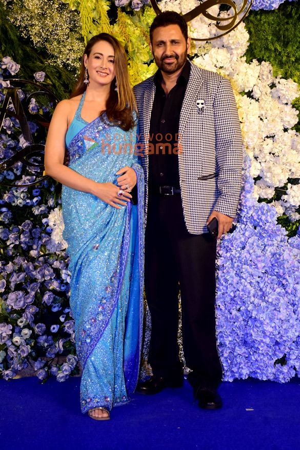 photos producer anand pandit and family snapped with daughter aishwarya and son in law sahil at their wedding reception 11 4