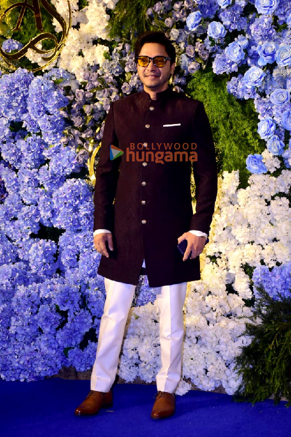 photos producer anand pandit and family snapped with daughter aishwarya and son in law sahil at their wedding reception 11