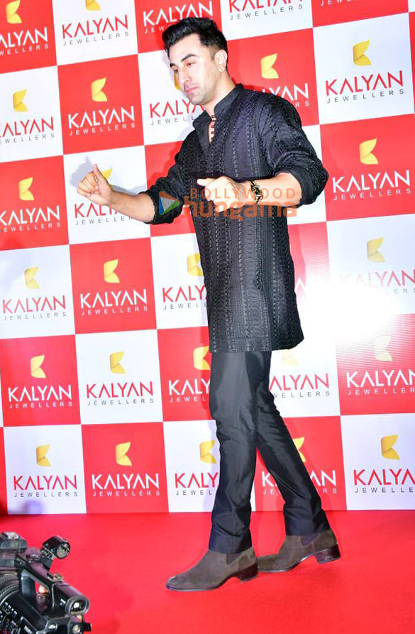 photos ranbir kapoor attends the store launch of kalyan jewellers in andheri 2