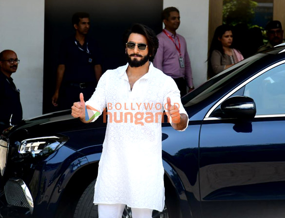 photos ranveer singh and suniel shetty snapped at kalina airport 3