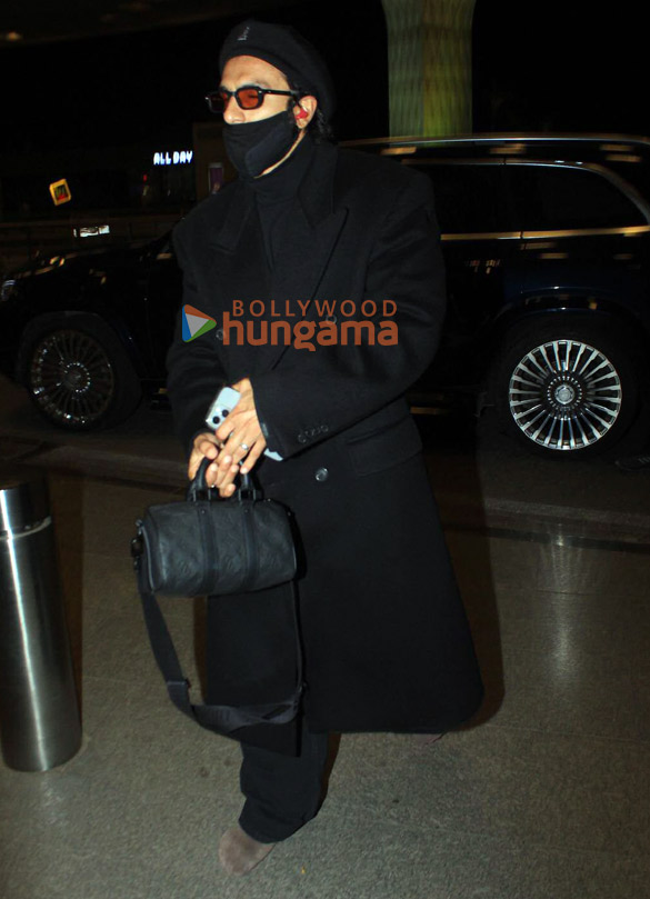 photos ranveer singh snapped at the airport 2 10