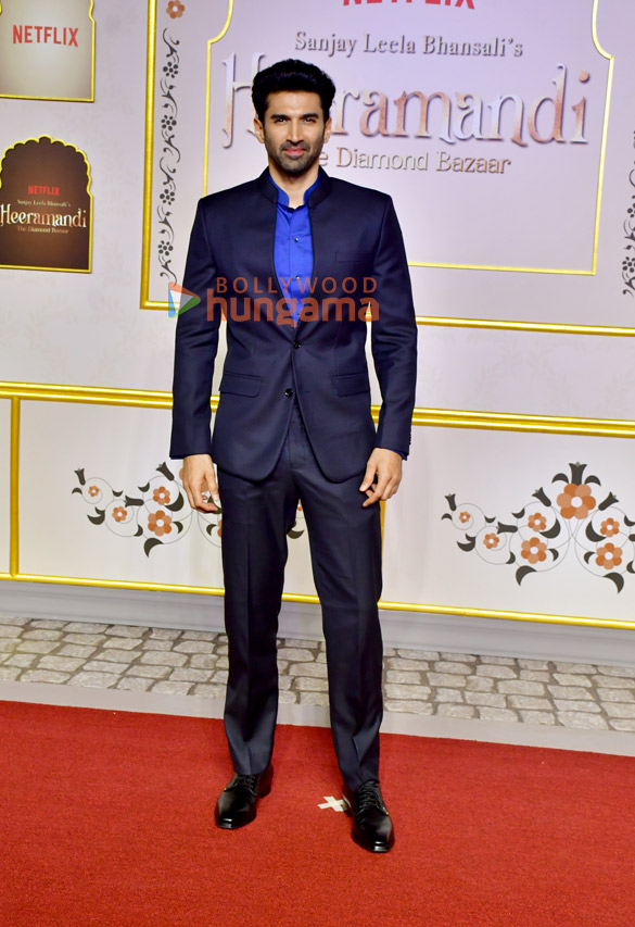 photos salman khan alia bhatt aditi rao hydari sanjay leela bhansali and others grace the premiere of heeramandi 1 2
