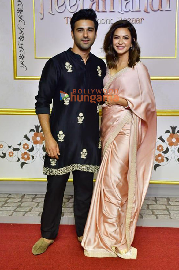photos salman khan alia bhatt aditi rao hydari sanjay leela bhansali and others grace the premiere of heeramandi 29