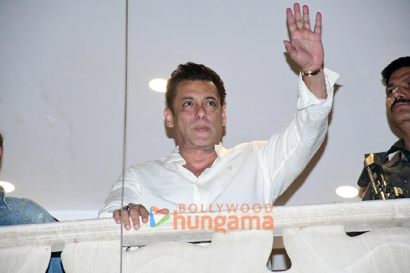 Photos: Salman Khan greets his fans from his residence on the occasion of Eid