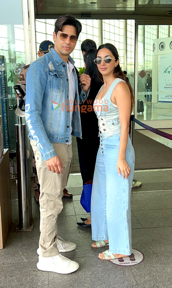 photos sara ali khan aditi rao hydari suhana khan and others snapped at the airport 1