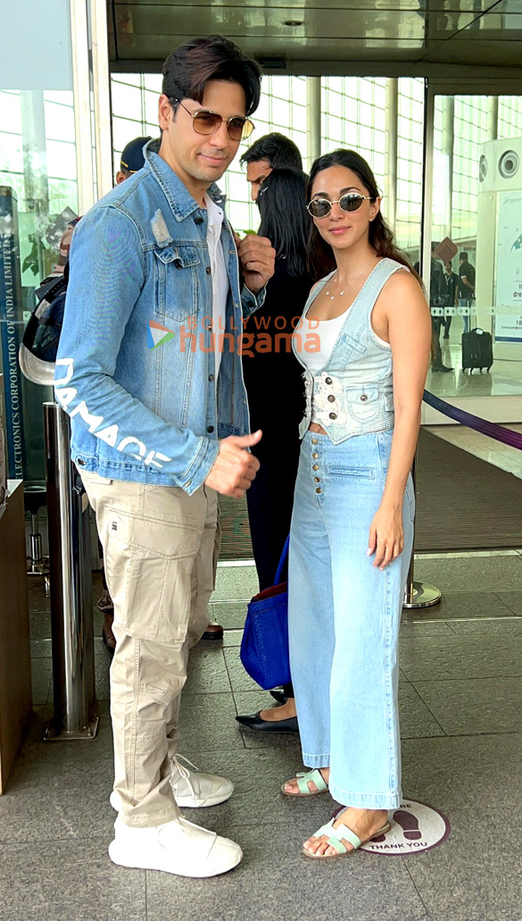 photos sara ali khan aditi rao hydari suhana khan and others snapped at the airport 2