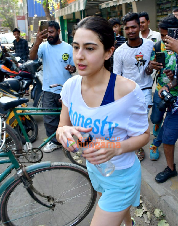 photos sara ali khan snapped in juhu 6 3