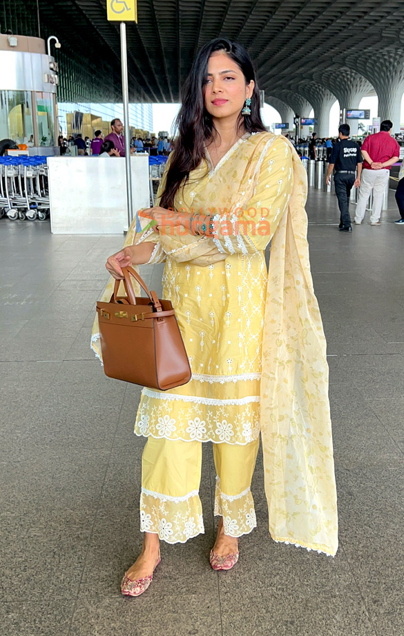 photos shruti haasan akshara haasan malavika mohanan and others snapped at the airport 2