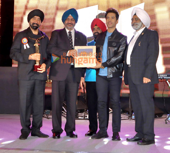 photos sonu sood tusshar kapoor jeetendra vindu dara singh grace punjabi icon awards 2024 2