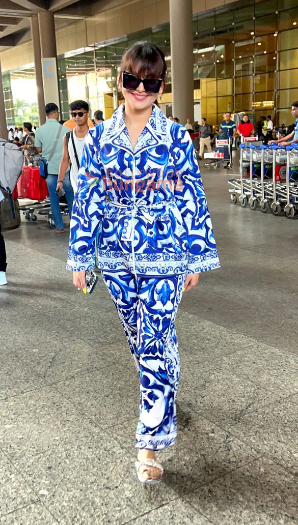 Photos: Urvashi Rautela and Zahrah S Khan snapped at the airport | Parties & Events