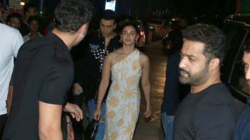 Aww so sweet! Ranbir Kapoor protects Alia Bhatt as they get swarmed by fans