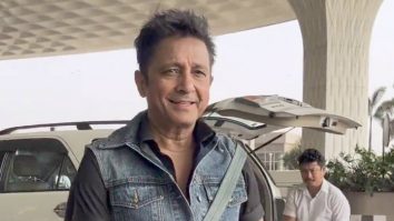Sukhwinder Singh smiles for paps as he gets clicked at the airport