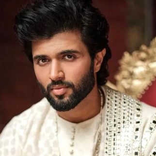Vijay Deverakonda along with family attend security guard's wedding; video surfaces online