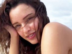 Beach babe – Triptii Dimri!