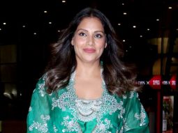 Bipasha Basu is all smiles as she poses for paps at the airport