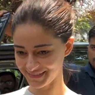 Ananya Panday smiles for paps as she gets clicked for her daily gym sessions