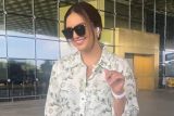 Huma Qureshi opts a a printed co-ord airport look as she gets clicked
