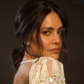 In love with every look that Esha Gupta displays!!!