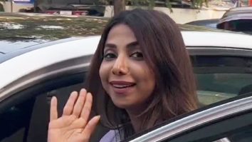 Isn’t she cute Sshura Khan spreads a wide smile as she gets clicked by paps