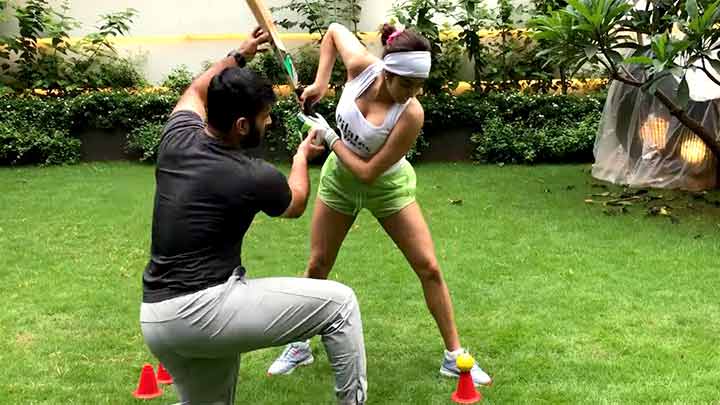Mahi In The Making – Janhvi Kapoor | Mr. & Mrs. Mahi | Behind The Scenes Mahi In The Making – Janhvi Kapoor | Mr. & Mrs. Mahi | Behind The Scenes