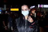 Malaika Arora opts for a comfortable airport look as she gets clicked