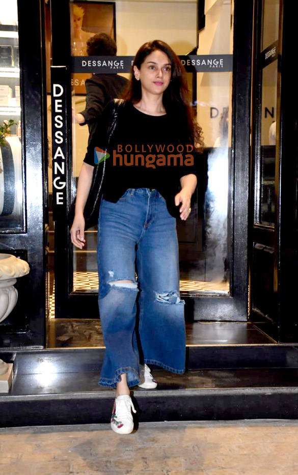 photos aditi rao hydari snapped in bandra 1 4