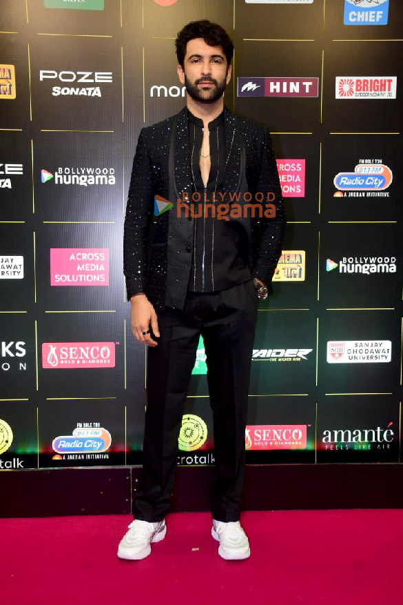 photos celebs grace the red carpet at bollywood hungama style icons summit and awards 2024 1025 1