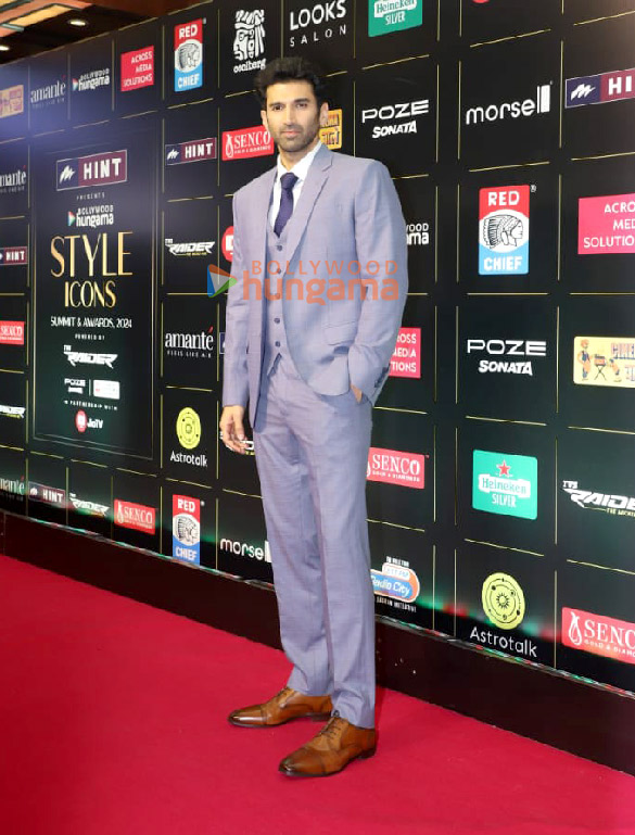 photos celebs grace the red carpet at bollywood hungama style icons summit and awards 2024 1127 14