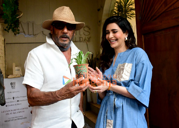 photos jackie shroff and karishma tanna snapped at all saints in khar 3524 1
