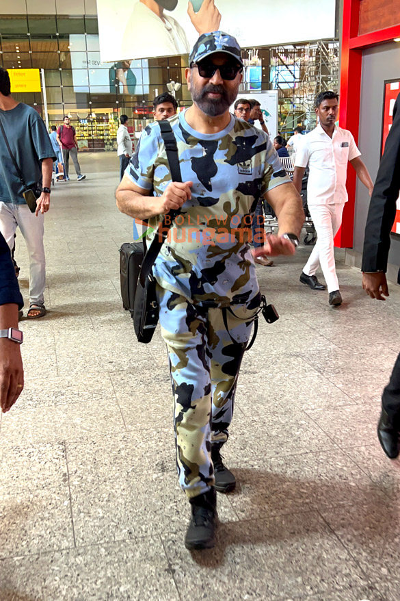 photos jacqueline fernandes ranveer singh pooja hegde and others snapped at the airport 13