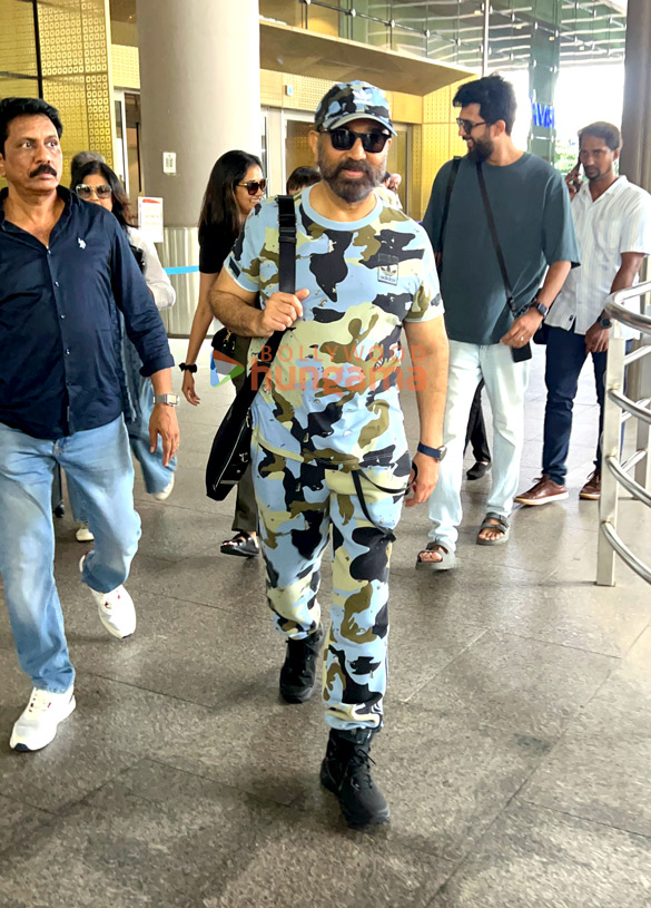 photos jacqueline fernandes ranveer singh pooja hegde and others snapped at the airport 14