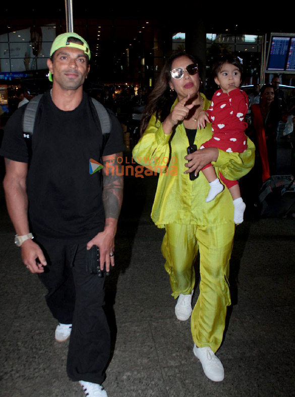 Photos: Karan Singh Grover and Bipasha Basu snapped at the airport | Parties & Events